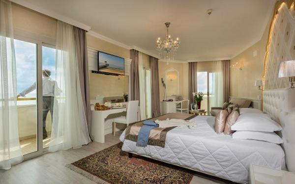 Luxor E Cairo The Beach Resort Lido di Jesolo Eksteriør billede